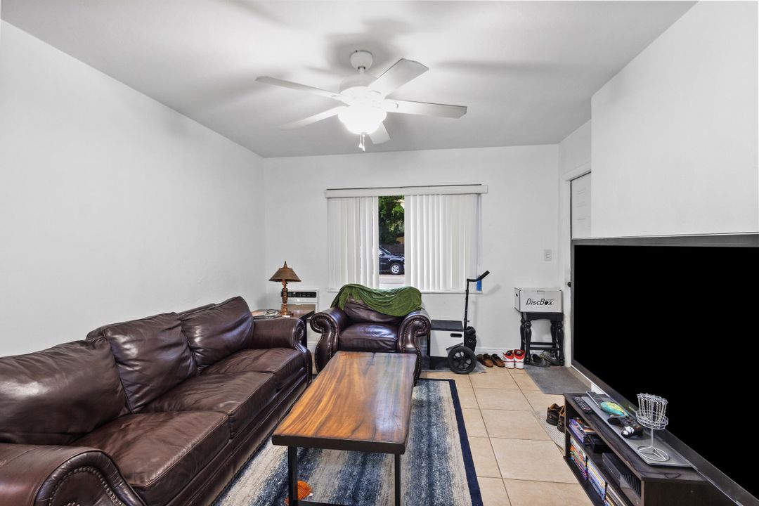 合同活跃: $788,000 (0 贝兹, 0 浴室, 1916 平方英尺)