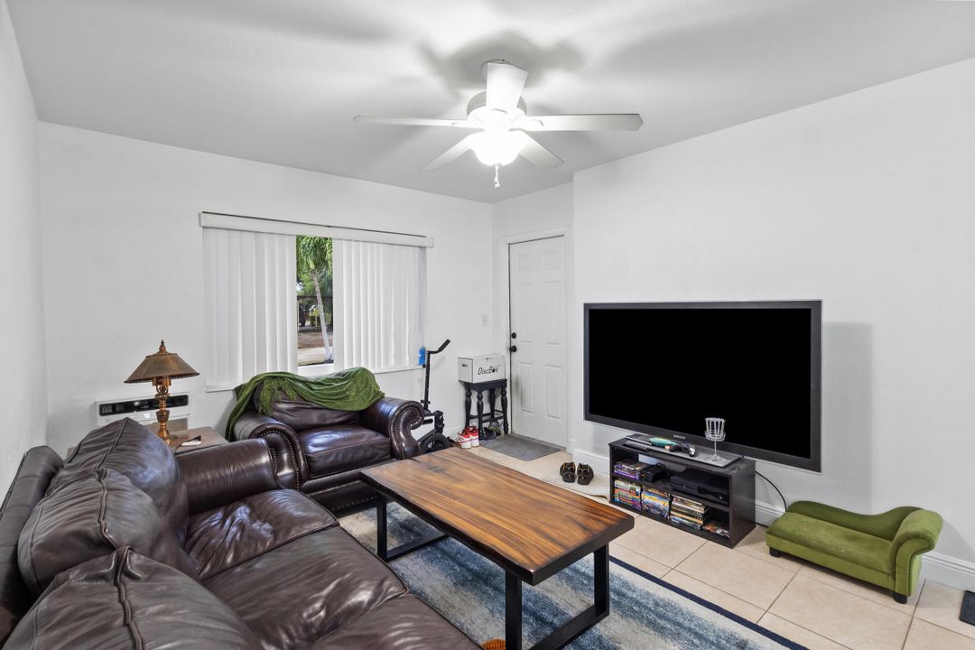 合同活跃: $788,000 (0 贝兹, 0 浴室, 1916 平方英尺)