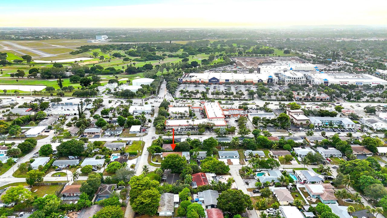 合同活跃: $788,000 (0 贝兹, 0 浴室, 1916 平方英尺)