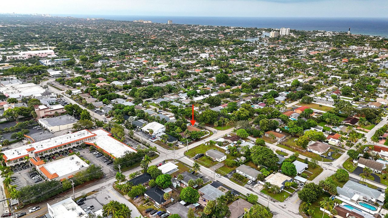 合同活跃: $788,000 (0 贝兹, 0 浴室, 1916 平方英尺)