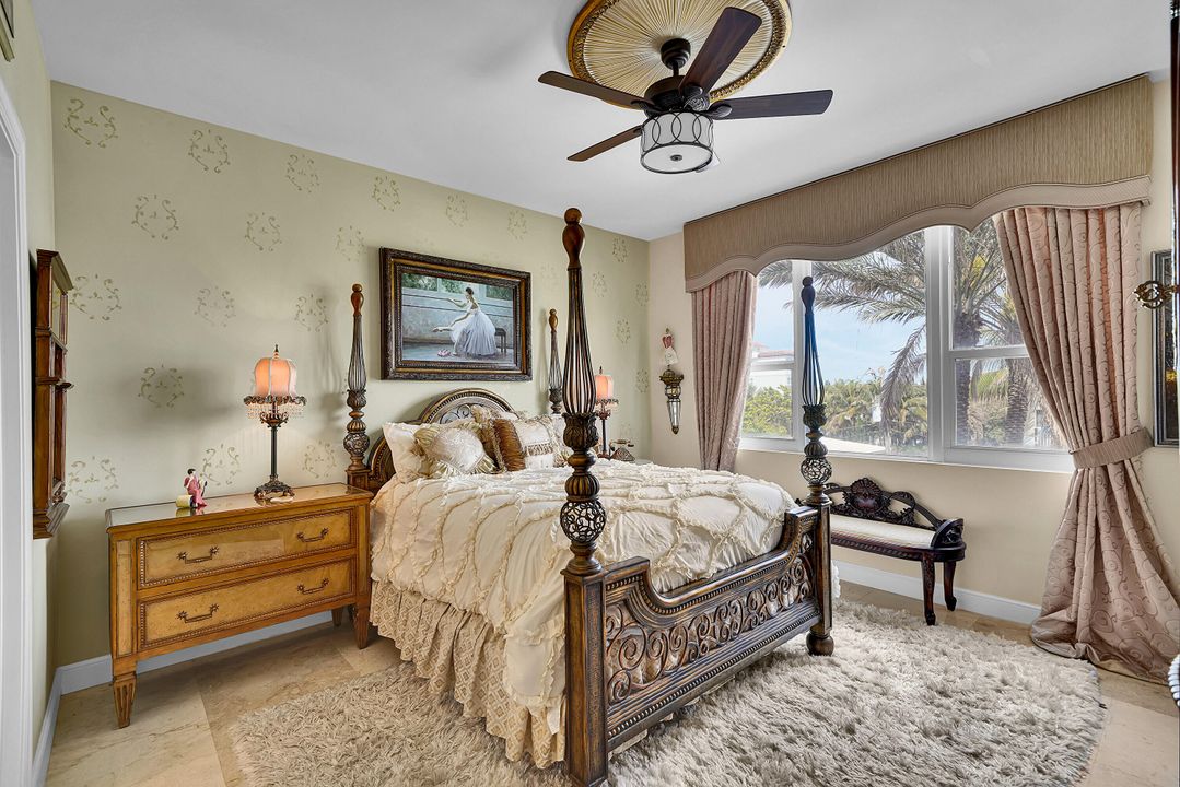 合同活跃: $2,299,000 (3 贝兹, 3 浴室, 2630 平方英尺)