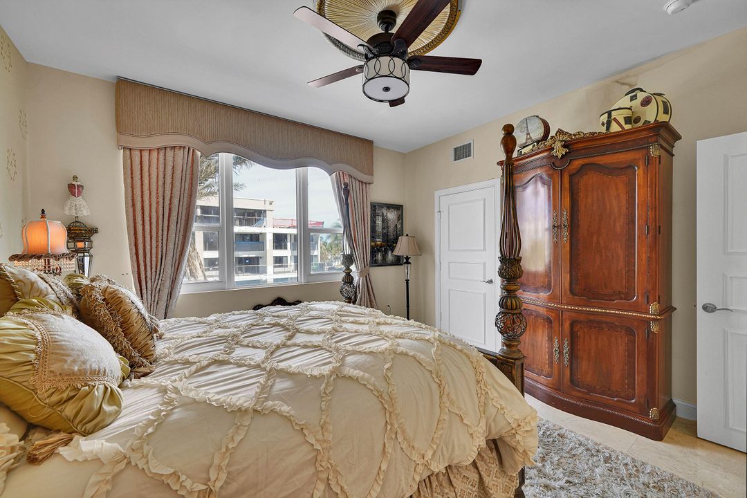 合同活跃: $2,299,000 (3 贝兹, 3 浴室, 2630 平方英尺)