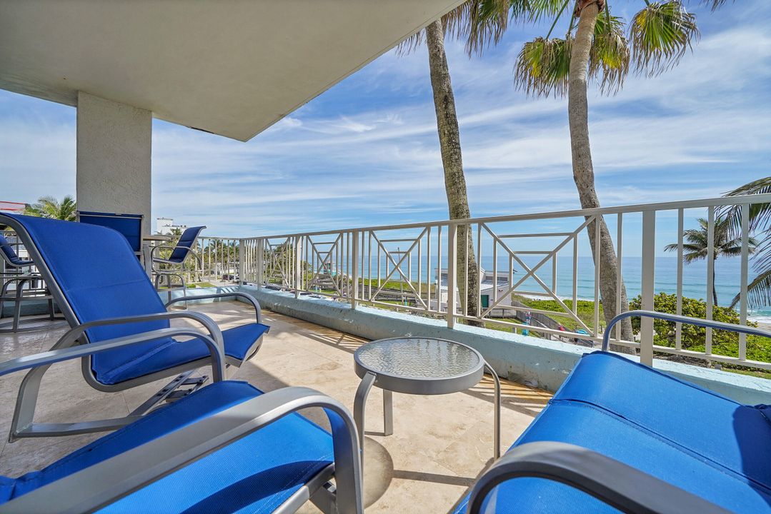 合同活跃: $2,299,000 (3 贝兹, 3 浴室, 2630 平方英尺)