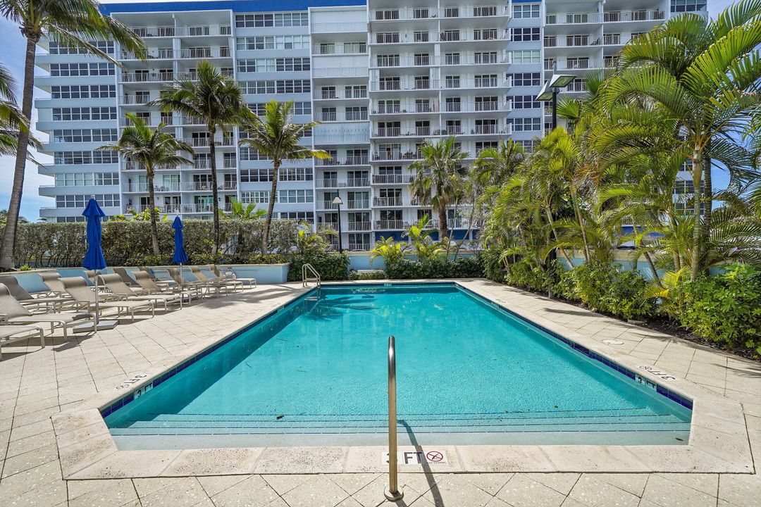 合同活跃: $2,299,000 (3 贝兹, 3 浴室, 2630 平方英尺)