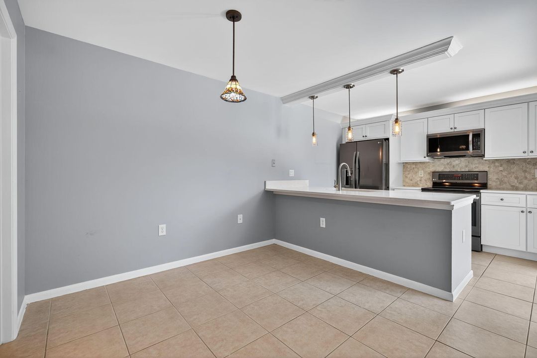 Recently Rented: $2,700 (2 beds, 2 baths, 1236 Square Feet)