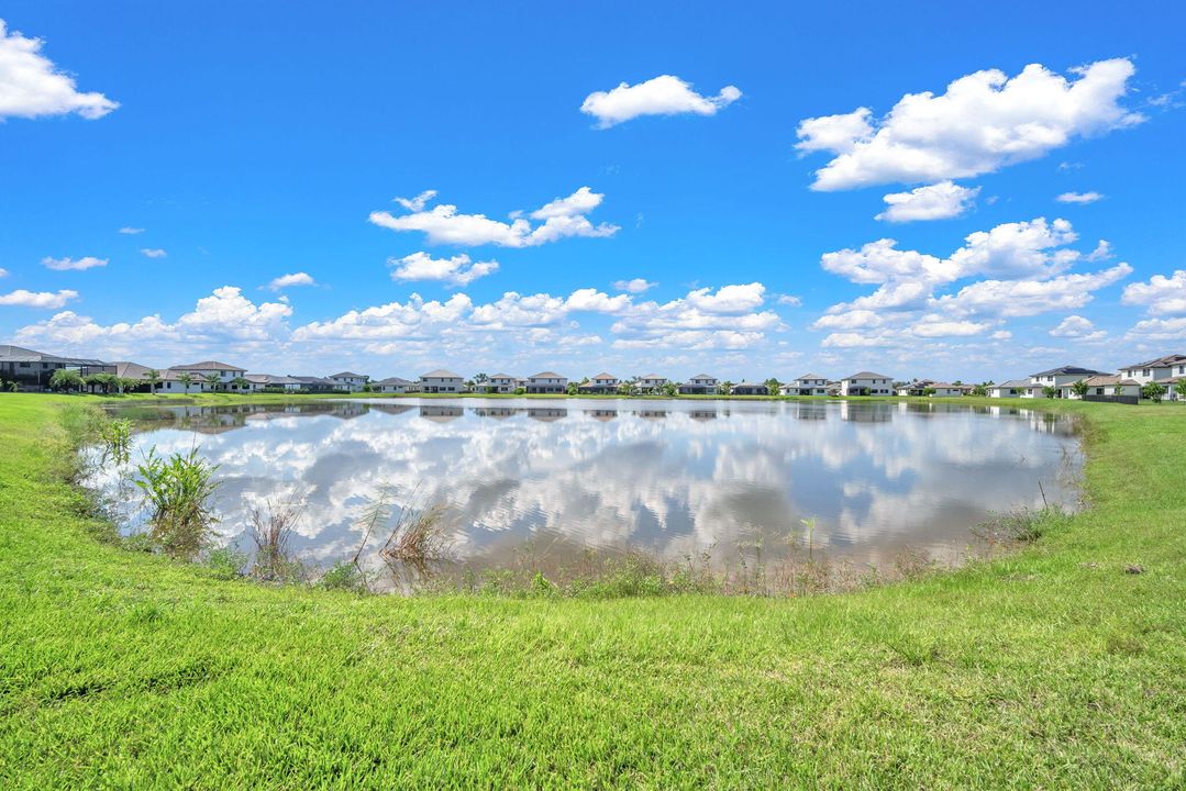 For Sale: $925,000 (5 beds, 3 baths, 3522 Square Feet)