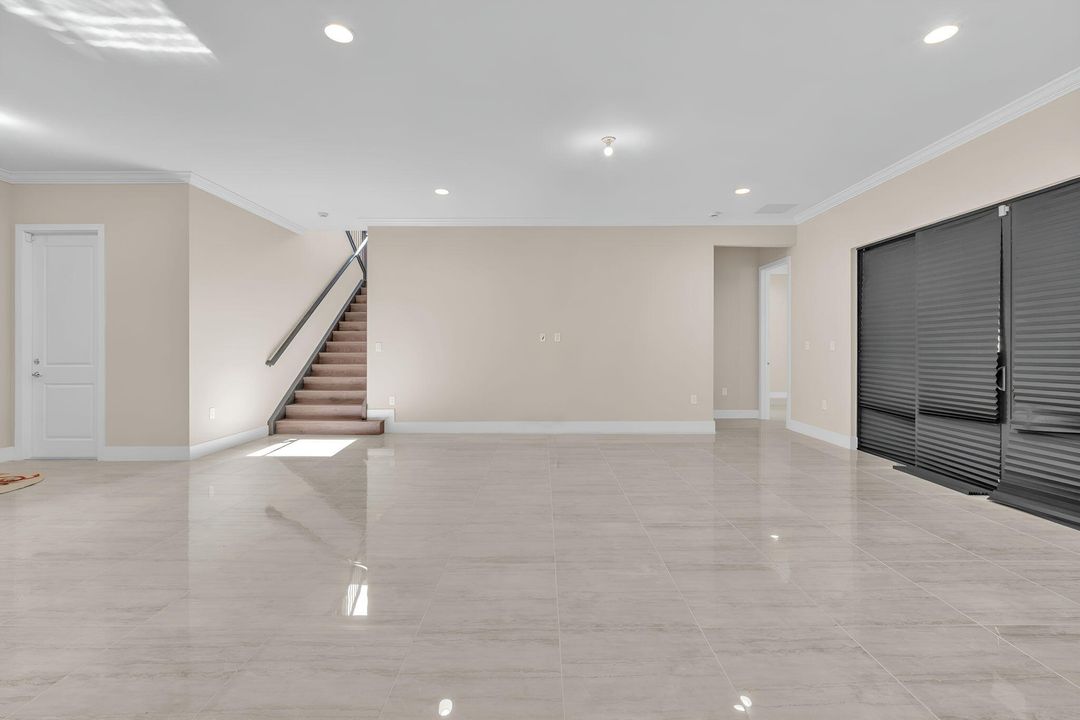 For Sale: $925,000 (5 beds, 3 baths, 3522 Square Feet)