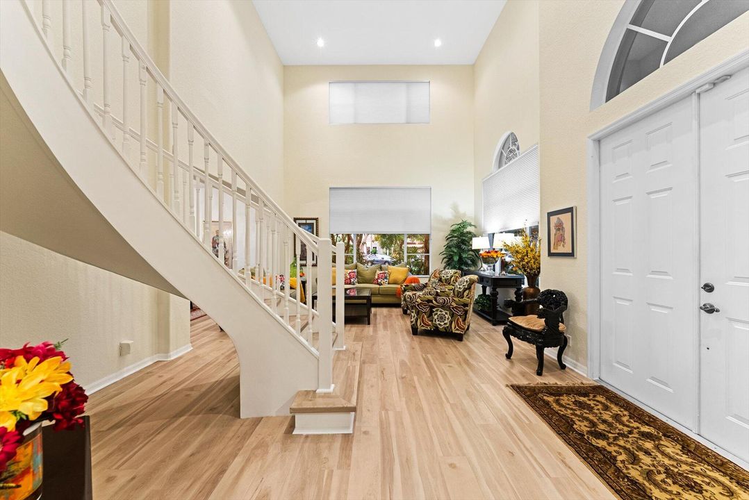 合同活跃: $744,900 (4 贝兹, 3 浴室, 3142 平方英尺)