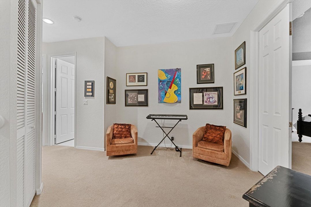 合同活跃: $744,900 (4 贝兹, 3 浴室, 3142 平方英尺)