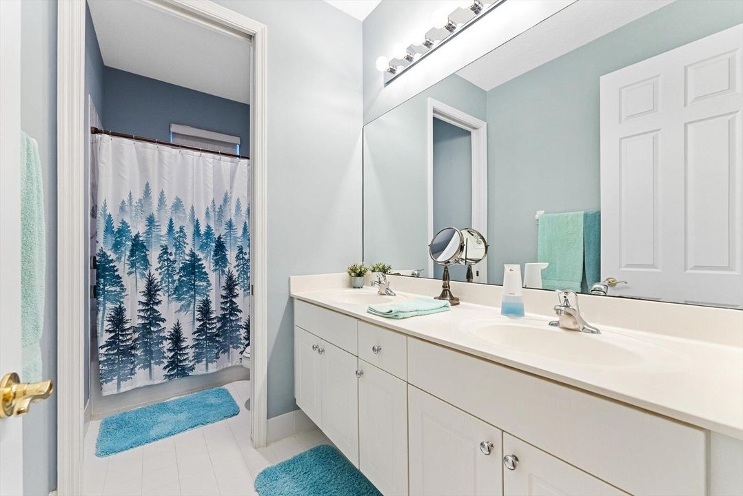 合同活跃: $744,900 (4 贝兹, 3 浴室, 3142 平方英尺)