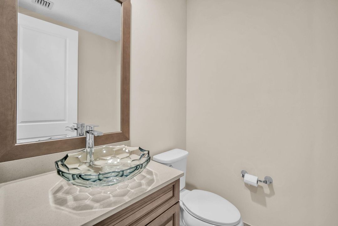 For Sale: $925,000 (5 beds, 3 baths, 3522 Square Feet)