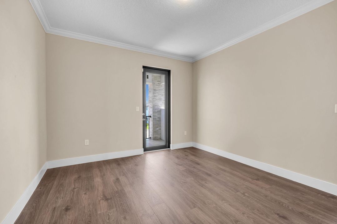 For Sale: $925,000 (5 beds, 3 baths, 3522 Square Feet)