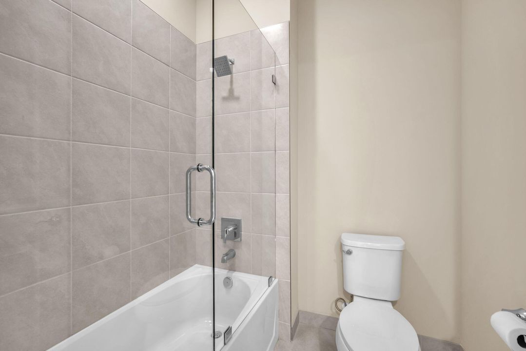 For Sale: $925,000 (5 beds, 3 baths, 3522 Square Feet)