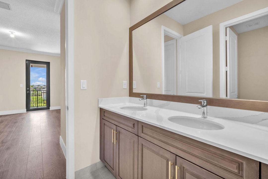 For Sale: $925,000 (5 beds, 3 baths, 3522 Square Feet)