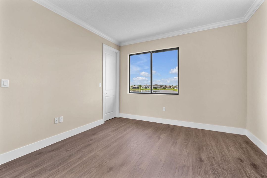 For Sale: $925,000 (5 beds, 3 baths, 3522 Square Feet)