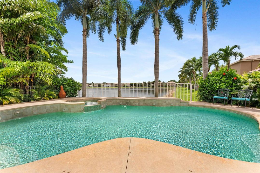 合同活跃: $744,900 (4 贝兹, 3 浴室, 3142 平方英尺)