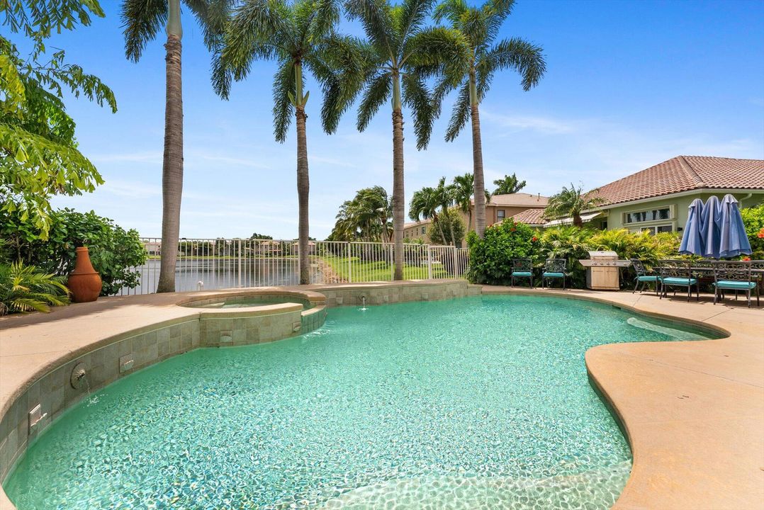 合同活跃: $744,900 (4 贝兹, 3 浴室, 3142 平方英尺)