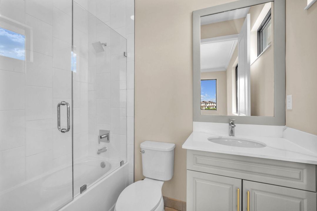 For Sale: $925,000 (5 beds, 3 baths, 3522 Square Feet)