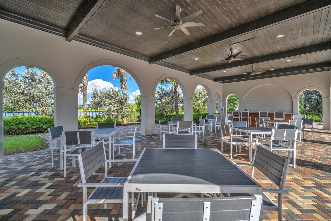 For Sale: $925,000 (5 beds, 3 baths, 3522 Square Feet)