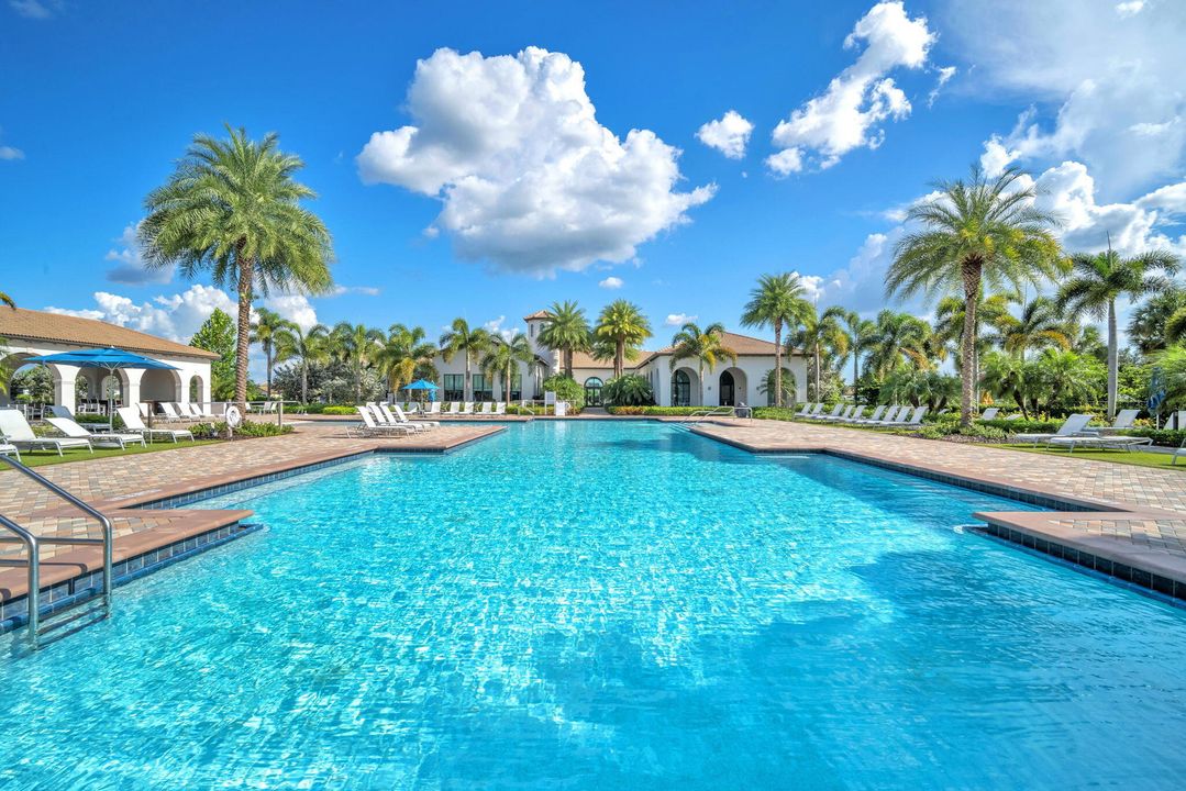 For Sale: $925,000 (5 beds, 3 baths, 3522 Square Feet)