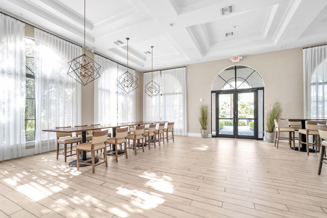 For Sale: $925,000 (5 beds, 3 baths, 3522 Square Feet)