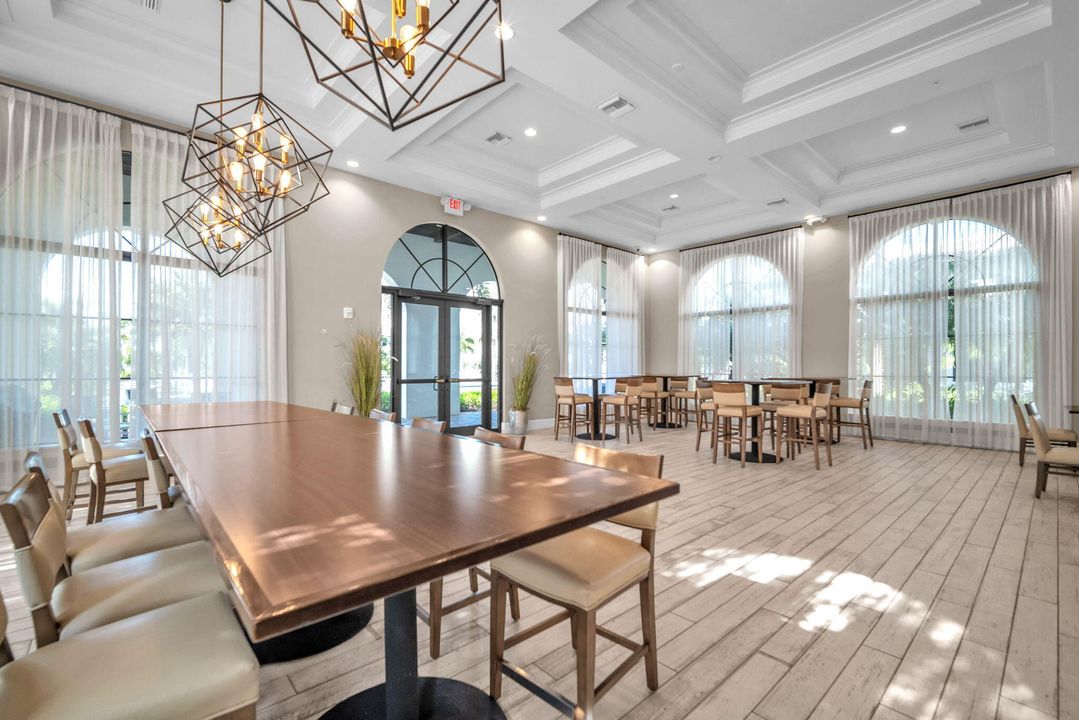 For Sale: $925,000 (5 beds, 3 baths, 3522 Square Feet)