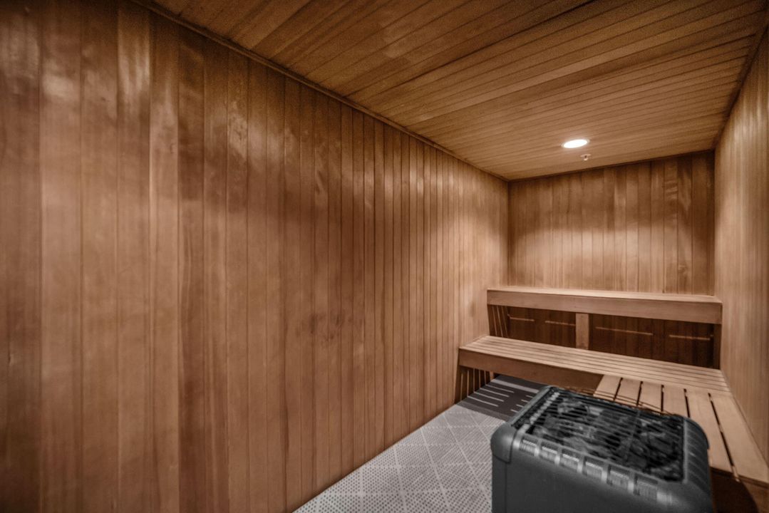 For Sale: $925,000 (5 beds, 3 baths, 3522 Square Feet)