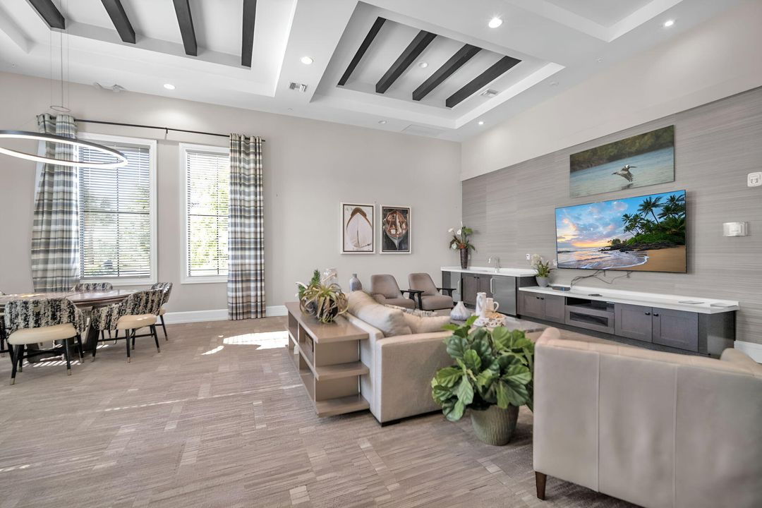 For Sale: $925,000 (5 beds, 3 baths, 3522 Square Feet)