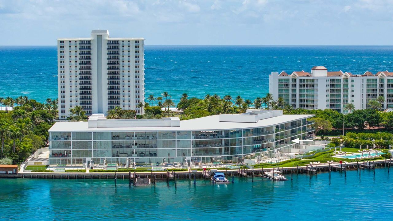 For Sale: $11,995,000 (3 beds, 3 baths, 4236 Square Feet)