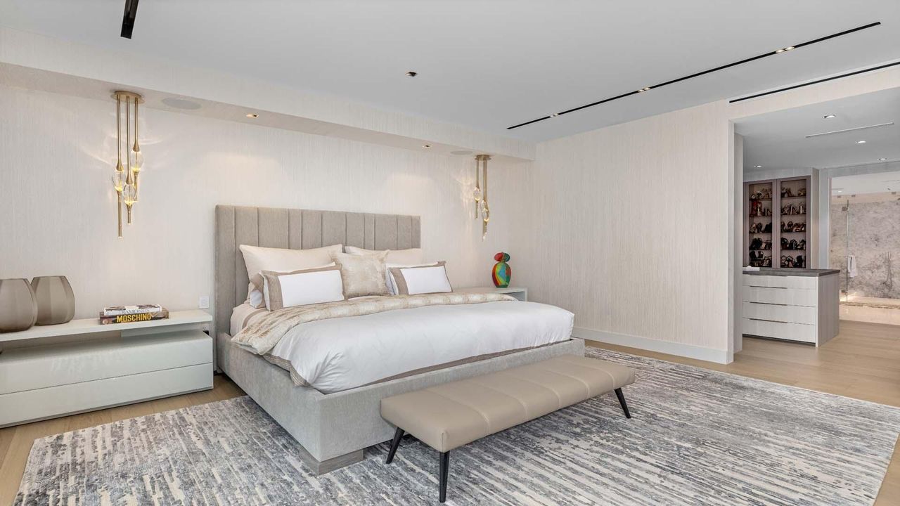 For Sale: $11,995,000 (3 beds, 3 baths, 4236 Square Feet)