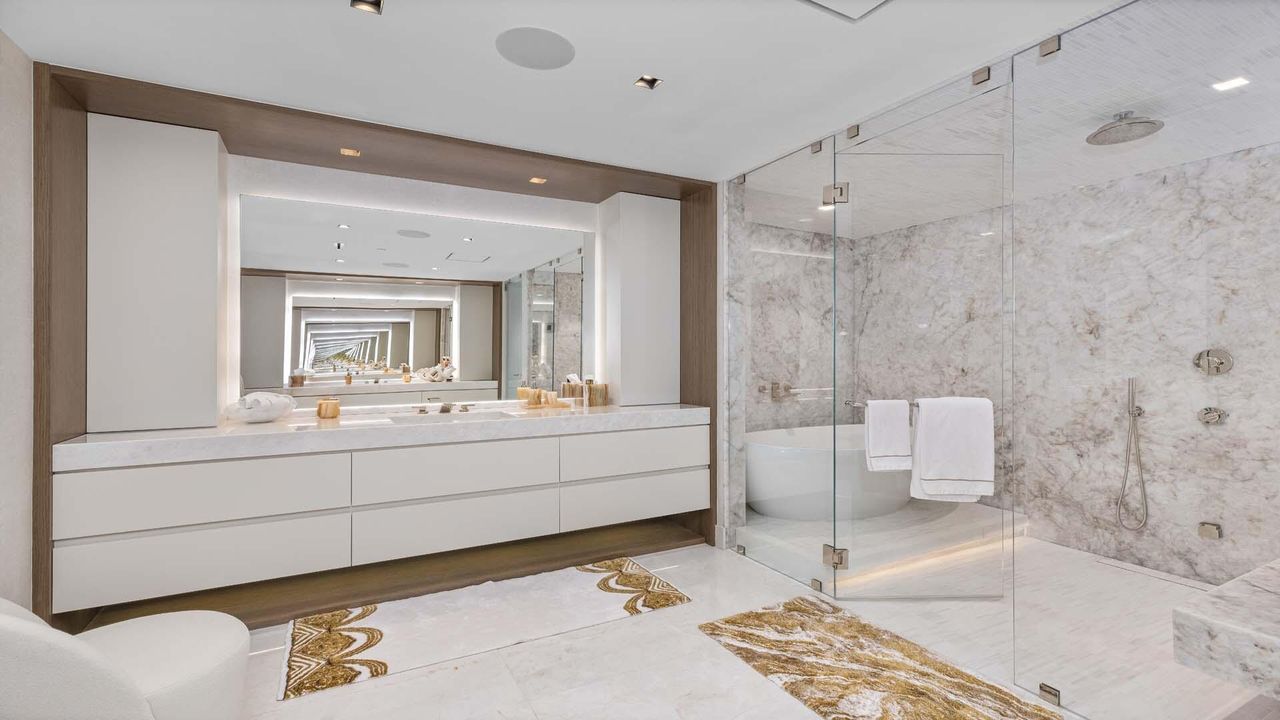 For Sale: $11,995,000 (3 beds, 3 baths, 4236 Square Feet)