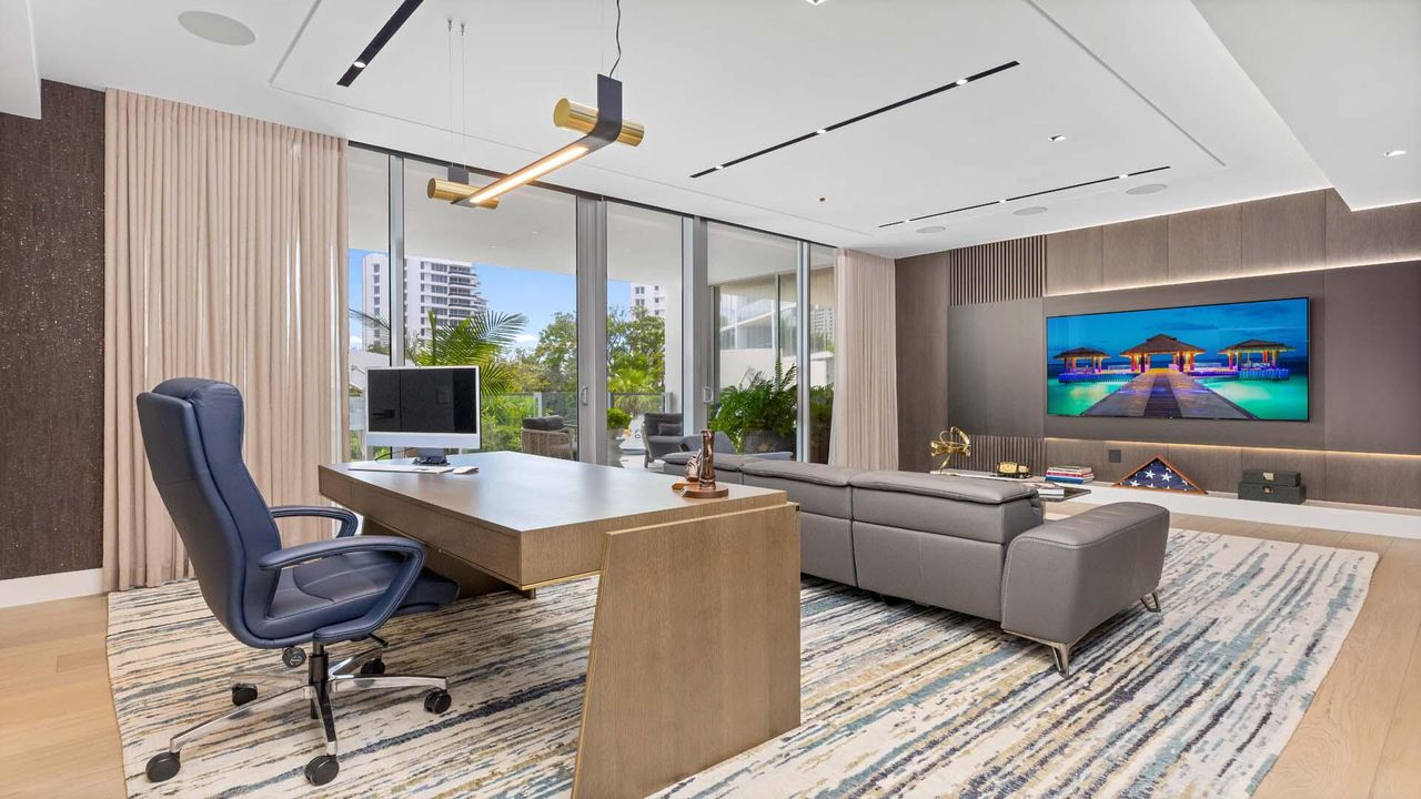 For Sale: $11,995,000 (3 beds, 3 baths, 4236 Square Feet)