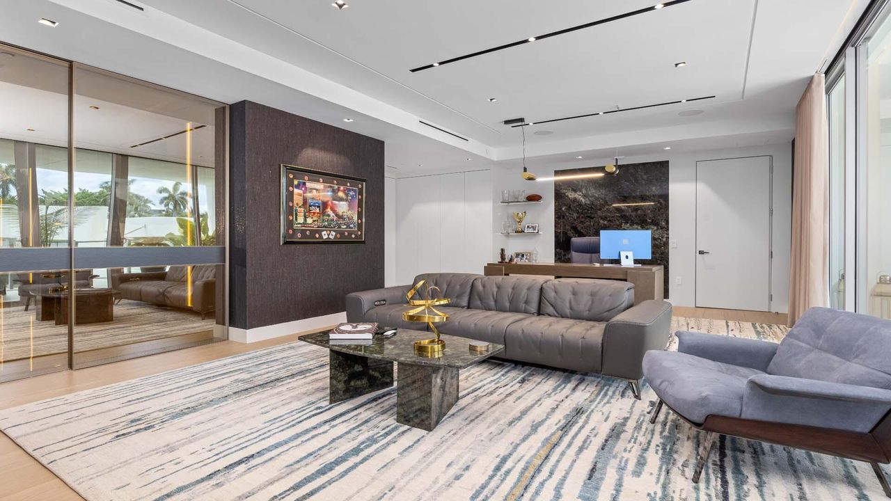 For Sale: $11,995,000 (3 beds, 3 baths, 4236 Square Feet)