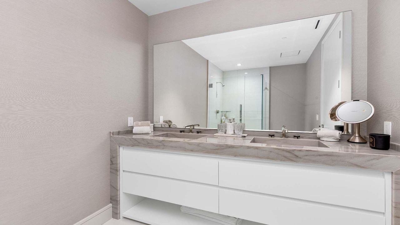 For Sale: $11,995,000 (3 beds, 3 baths, 4236 Square Feet)