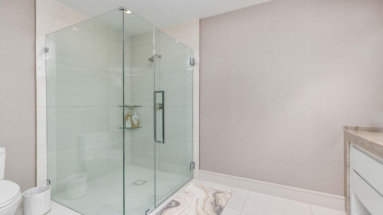 For Sale: $11,995,000 (3 beds, 3 baths, 4236 Square Feet)