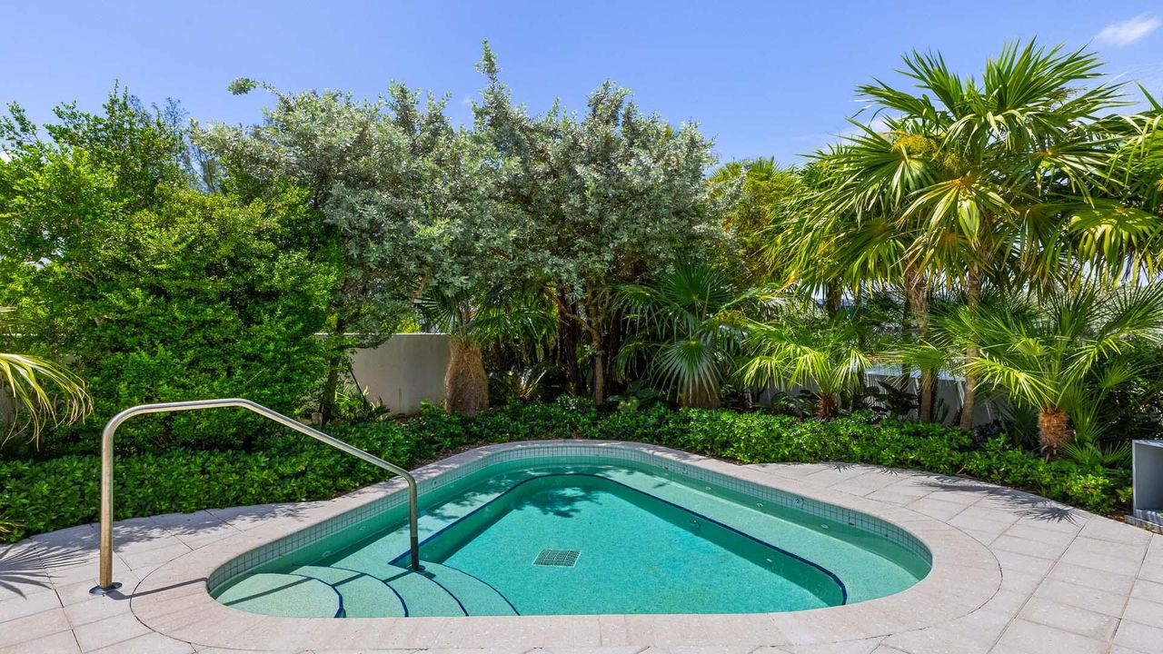 For Sale: $11,995,000 (3 beds, 3 baths, 4236 Square Feet)