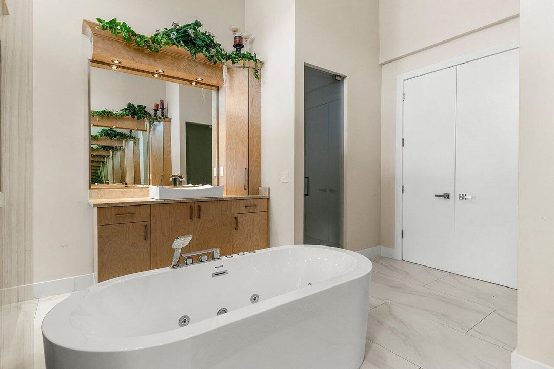 待售: $2,499,000 (3 贝兹, 4 浴室, 4100 平方英尺)