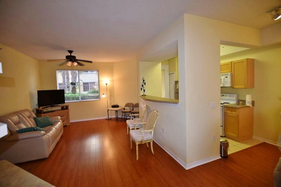 В аренду: $1,900 (1 спален, 1 ванн, 815 Квадратных фут)