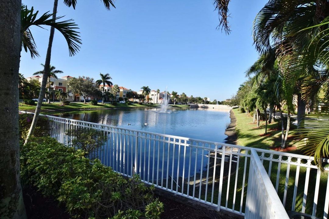 В аренду: $1,900 (1 спален, 1 ванн, 815 Квадратных фут)