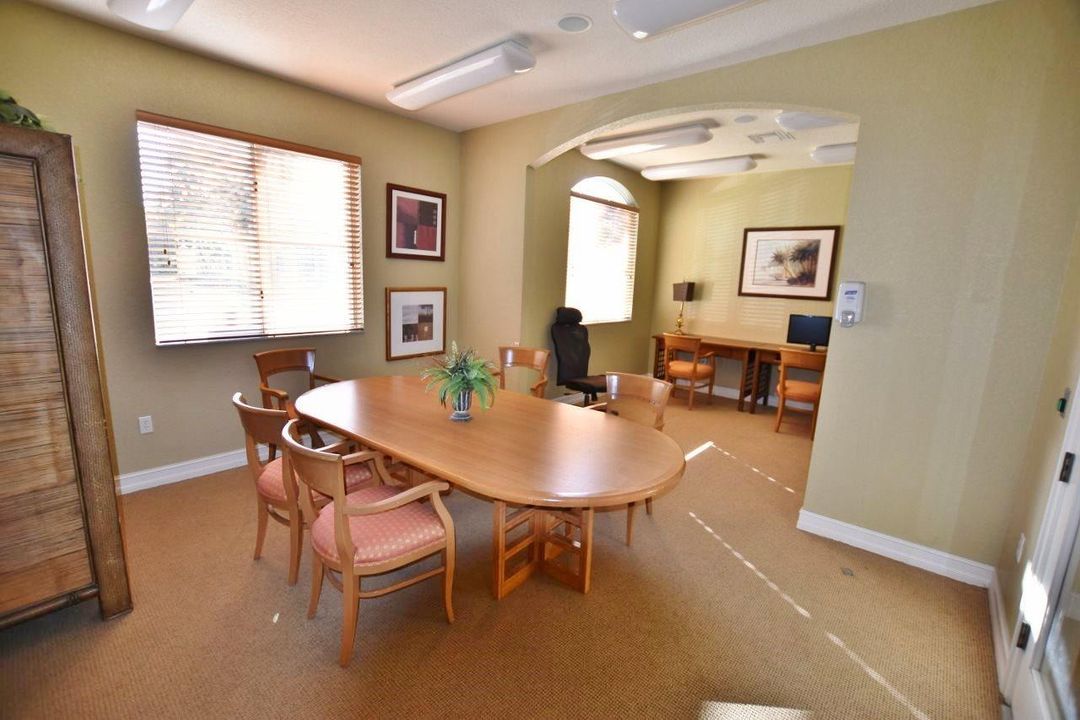 В аренду: $1,900 (1 спален, 1 ванн, 815 Квадратных фут)