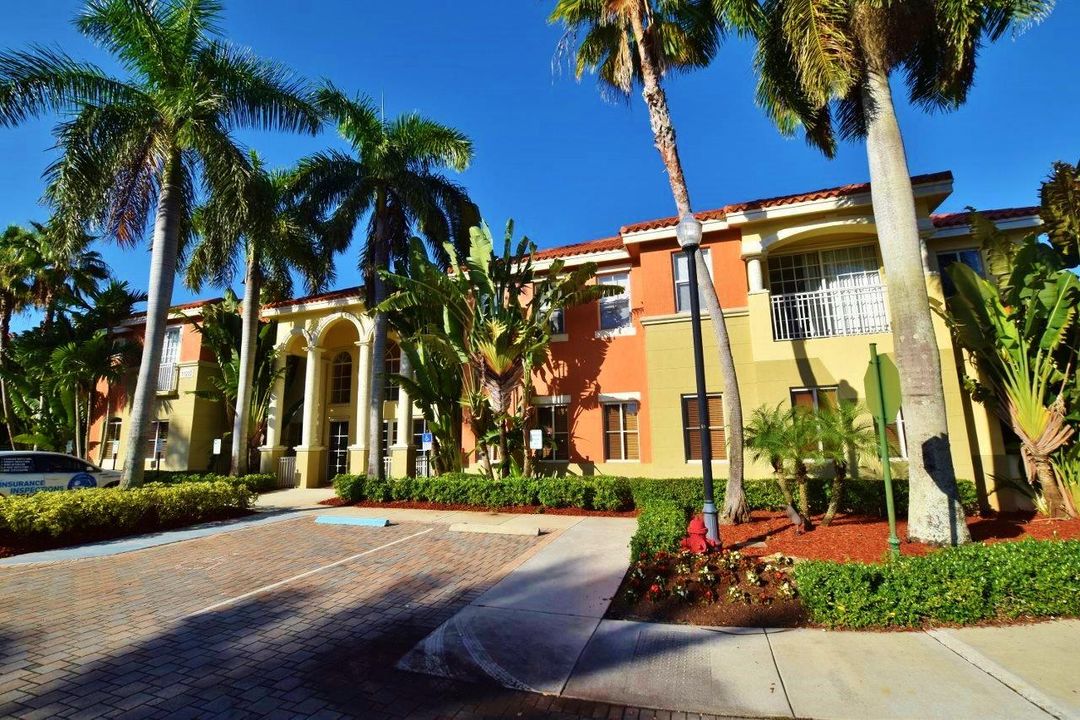 В аренду: $1,900 (1 спален, 1 ванн, 815 Квадратных фут)