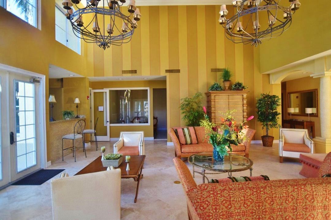 В аренду: $1,900 (1 спален, 1 ванн, 815 Квадратных фут)