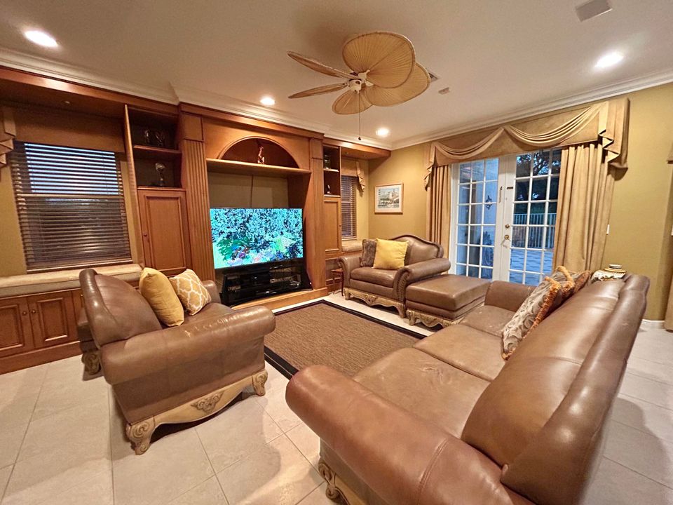 Active With Contract: $775,000 (5 beds, 5 baths, 3366 Square Feet)