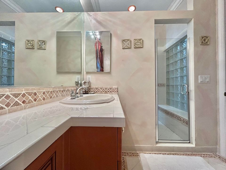 Active With Contract: $775,000 (5 beds, 5 baths, 3366 Square Feet)