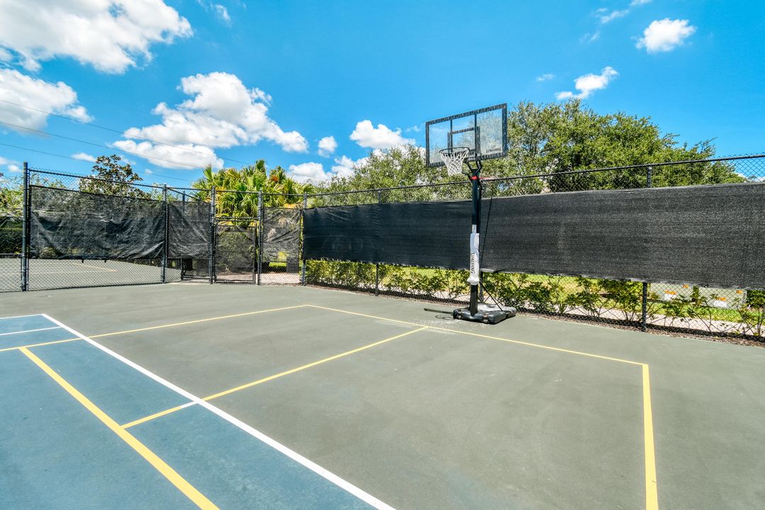 For Sale: $1,375,000 (4 beds, 3 baths, 3089 Square Feet)