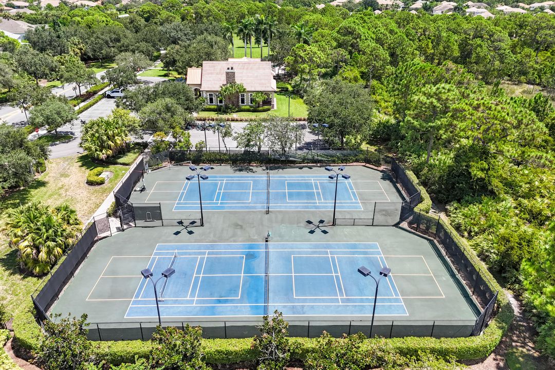 For Sale: $1,375,000 (4 beds, 3 baths, 3089 Square Feet)