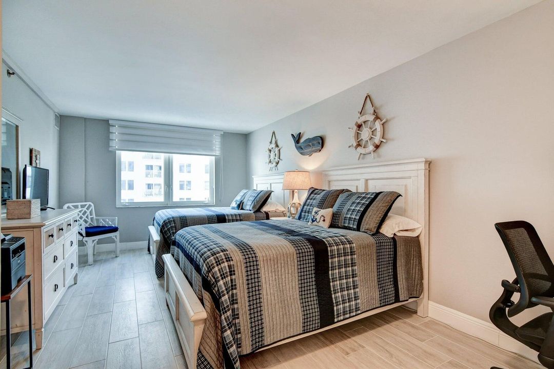 Active With Contract: $565,000 (2 beds, 2 baths, 1050 Square Feet)