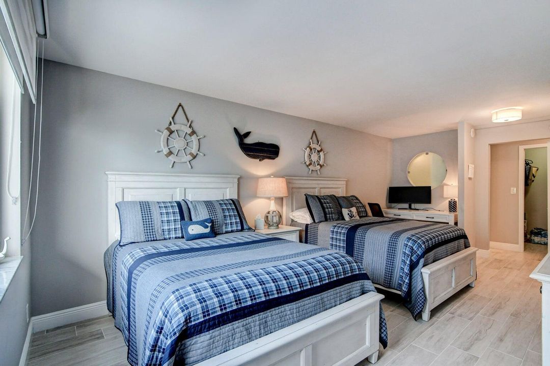 Active With Contract: $565,000 (2 beds, 2 baths, 1050 Square Feet)