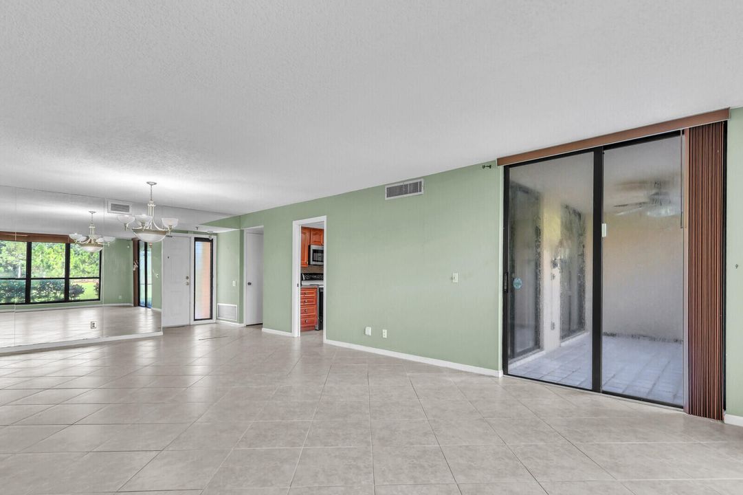 待售: $199,900 (2 贝兹, 2 浴室, 1287 平方英尺)