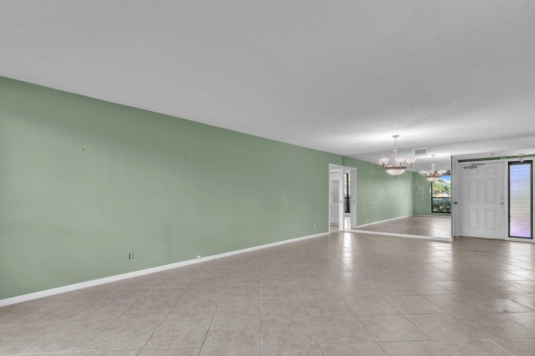 待售: $199,900 (2 贝兹, 2 浴室, 1287 平方英尺)